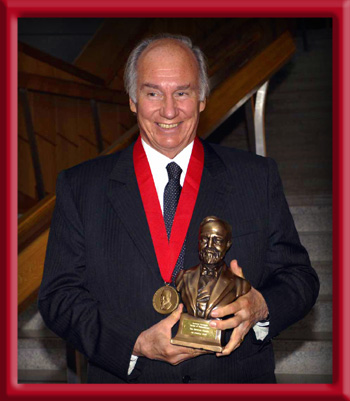 Mowlana Hazar Imam wins Carnegie Award - October 2005