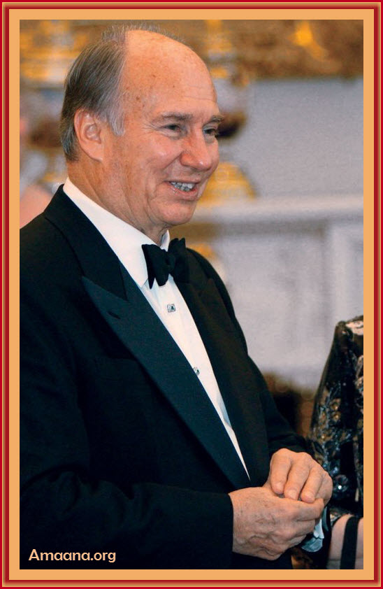 Queen Elizabeth II hosts a dinner at Buckingham Palace to mark the Golden Jubilee of Prince Karim Aga Khan IV, July 7, 2008