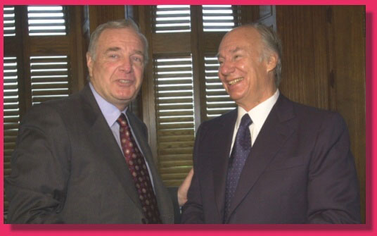 Canada's Prime Minister Paul Martin receives
His Highness the Aga Khan in Ottawa May 2004 - Photo credit AKDN-Ramji